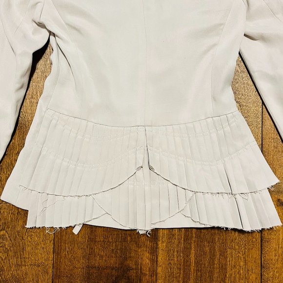 Banana Republic Soft Light Off-white Blazer Jacket with Pleated Details - Picture 10 of 13
